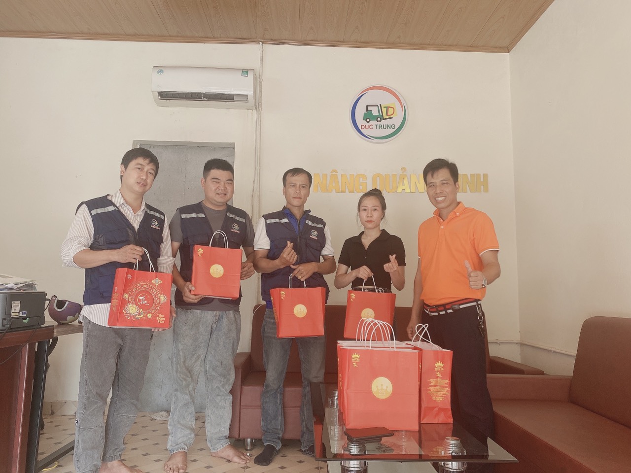 XE NÂNG QUẢNG NINH ĐÓN TẾT TRUNG THU 2023