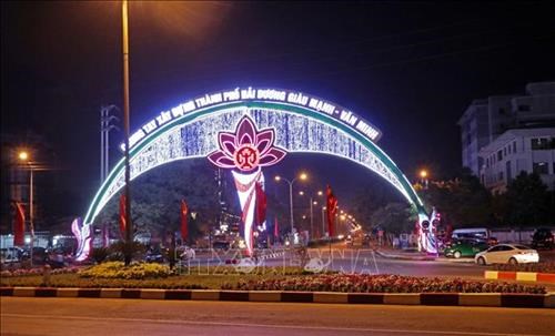 DỊCH VỤ CHO THUÊ XE NÂNG HÀNG, XE NÂNG NGƯỜI, XE CẨU TẠI HẢI DƯƠNG.