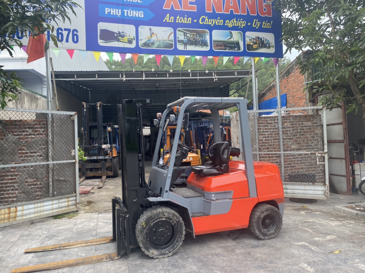XE NÂNG NHẬT BÃI- HÀNG CÓ SẴN TẠI KHO-GIAO HÀNG  TOÀN QUỐC